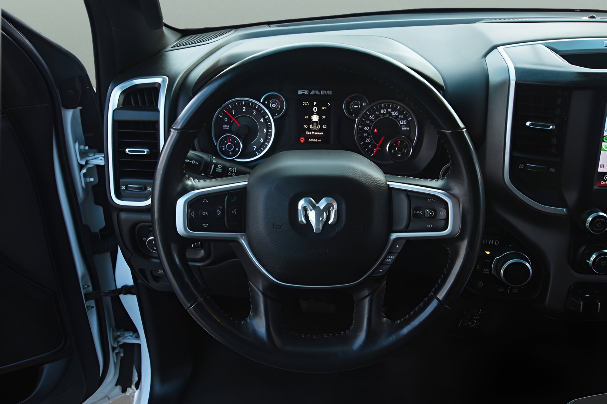 Used 2023 RAM 1500 Big Horn AWD/4WD image 28