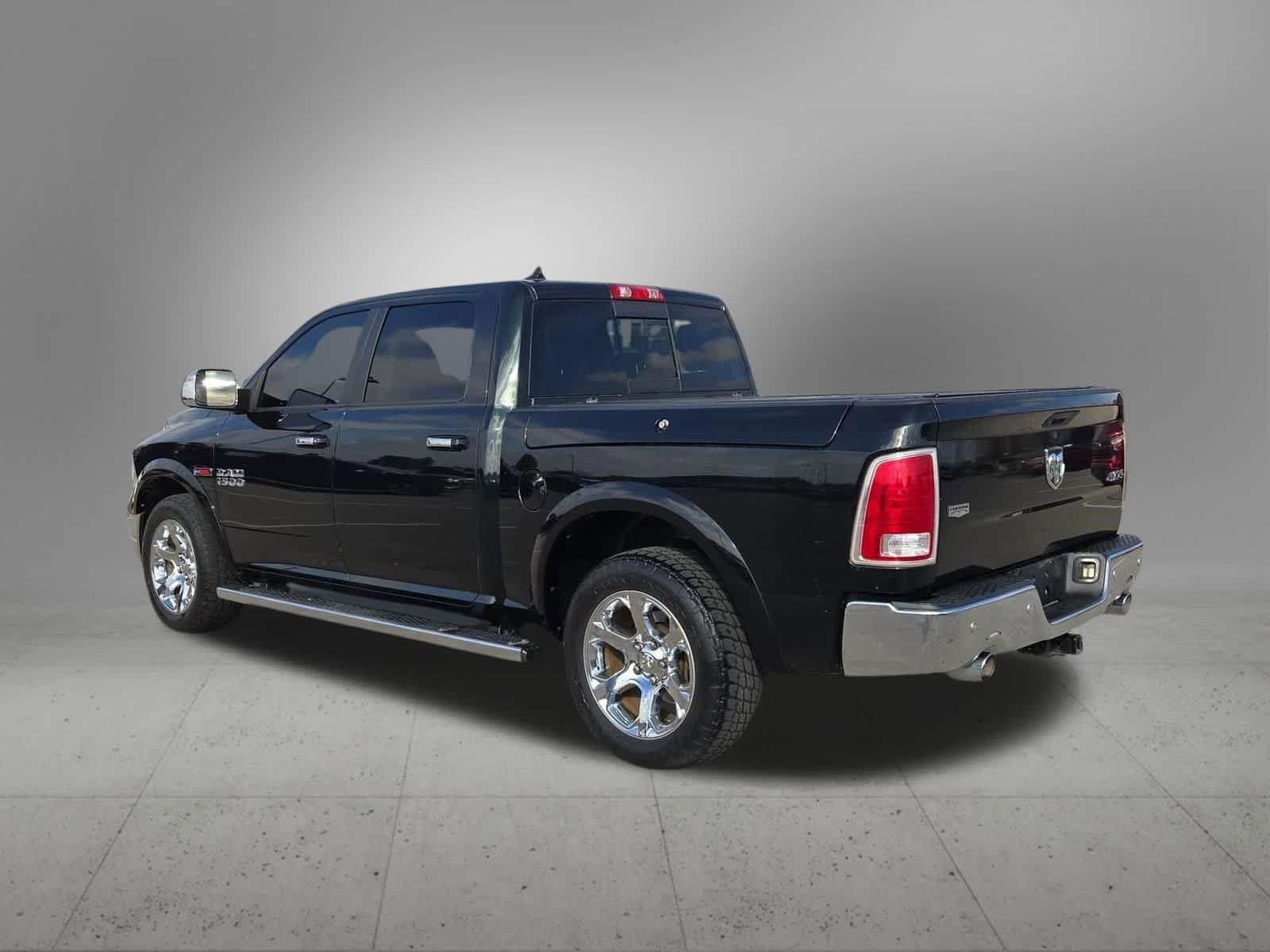 Used 2015 RAM 1500 Laramie w/ Convenience Group AWD/4WD image 4