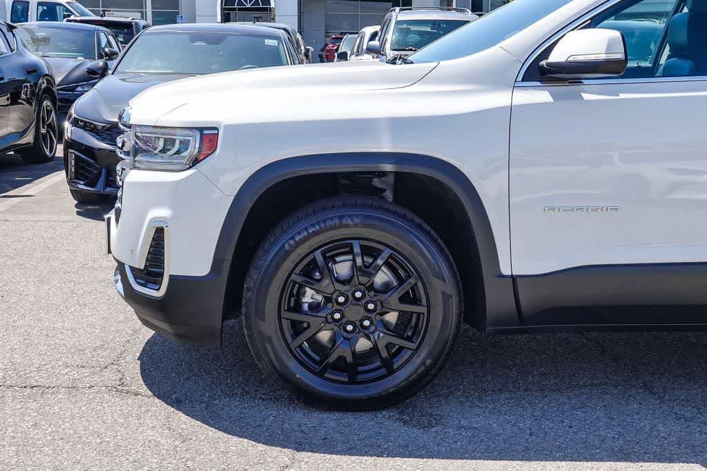 Used 2023 GMC Acadia SLE w/ Driver Convenience Package FWD image 9