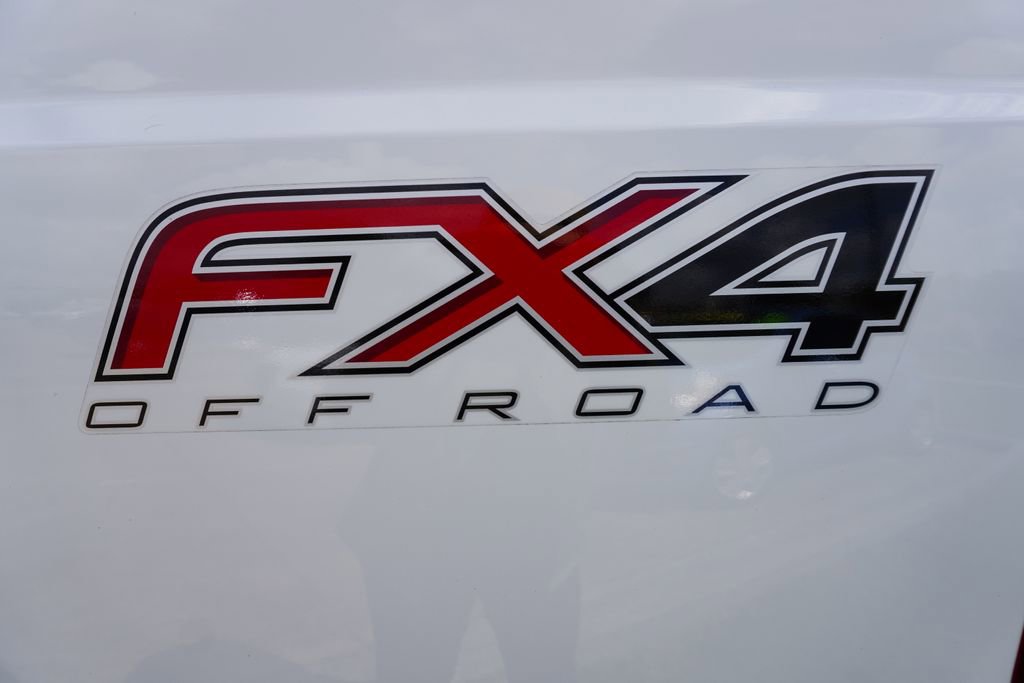 Used 2016 Ford F250 Lariat w/ Lariat Interior Package image 31