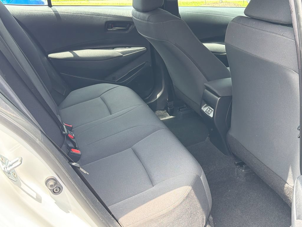 Used 2025 Toyota Corolla LE FWD image 12