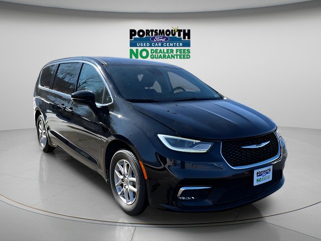 Used 2024 Chrysler Pacifica Touring-L FWD image 22