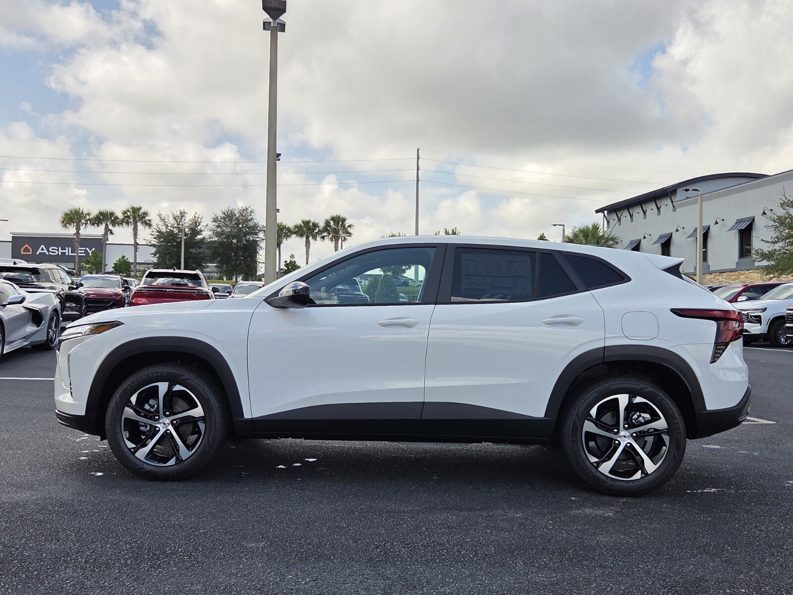 New 2026 Chevrolet Trax RS w/ Sunroof Package FWD image 3