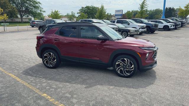 Certified 2025 Chevrolet TrailBlazer RS w/ Driver Confidence Package FWD image 2