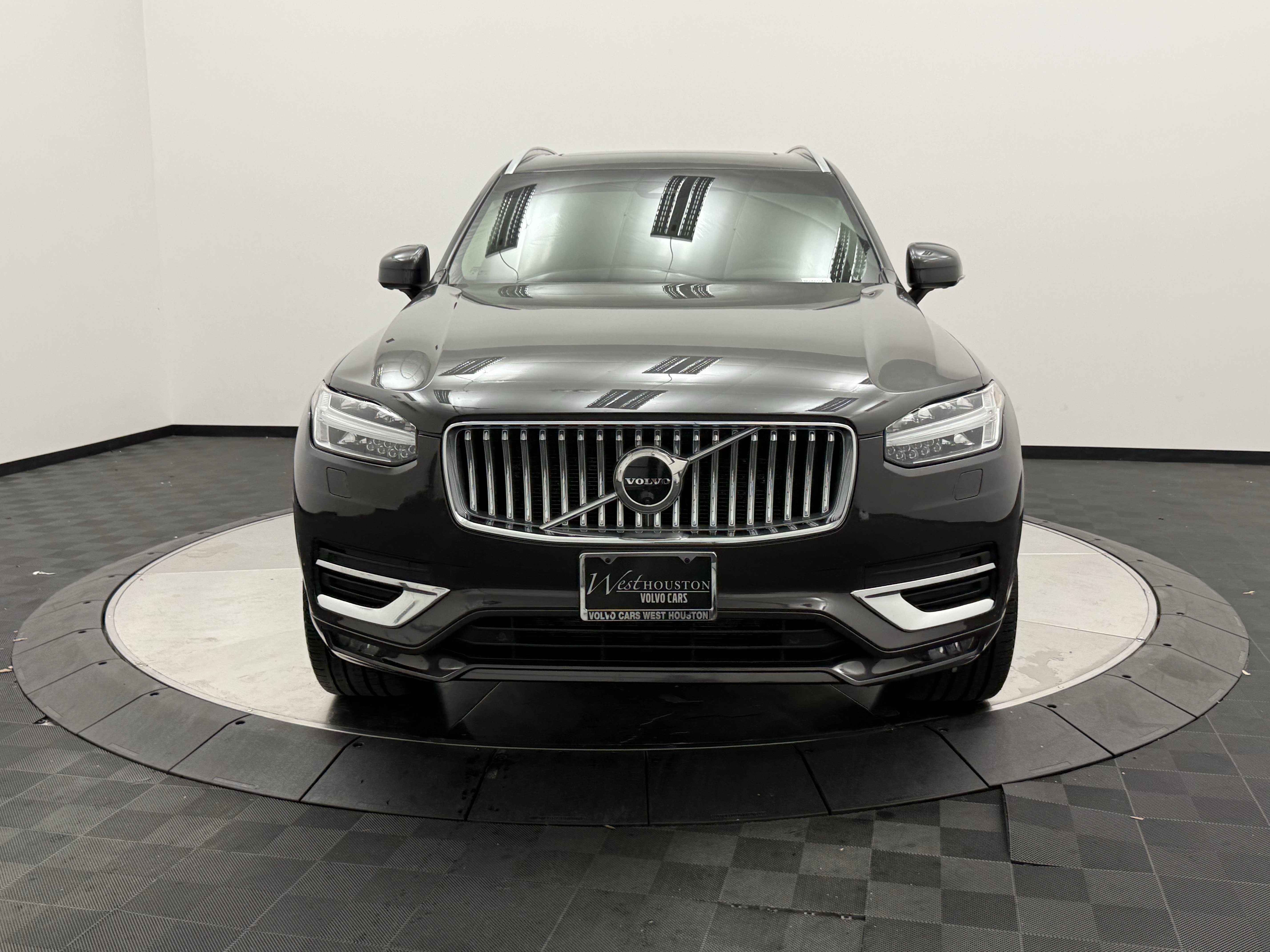 Used 2023 Volvo XC90 B6 Plus w/ Protection Package Premier AWD/4WD image 3