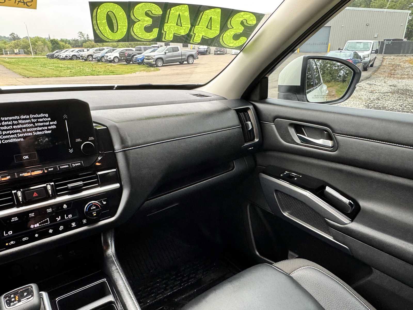 Used 2023 Nissan Pathfinder SL AWD/4WD image 23