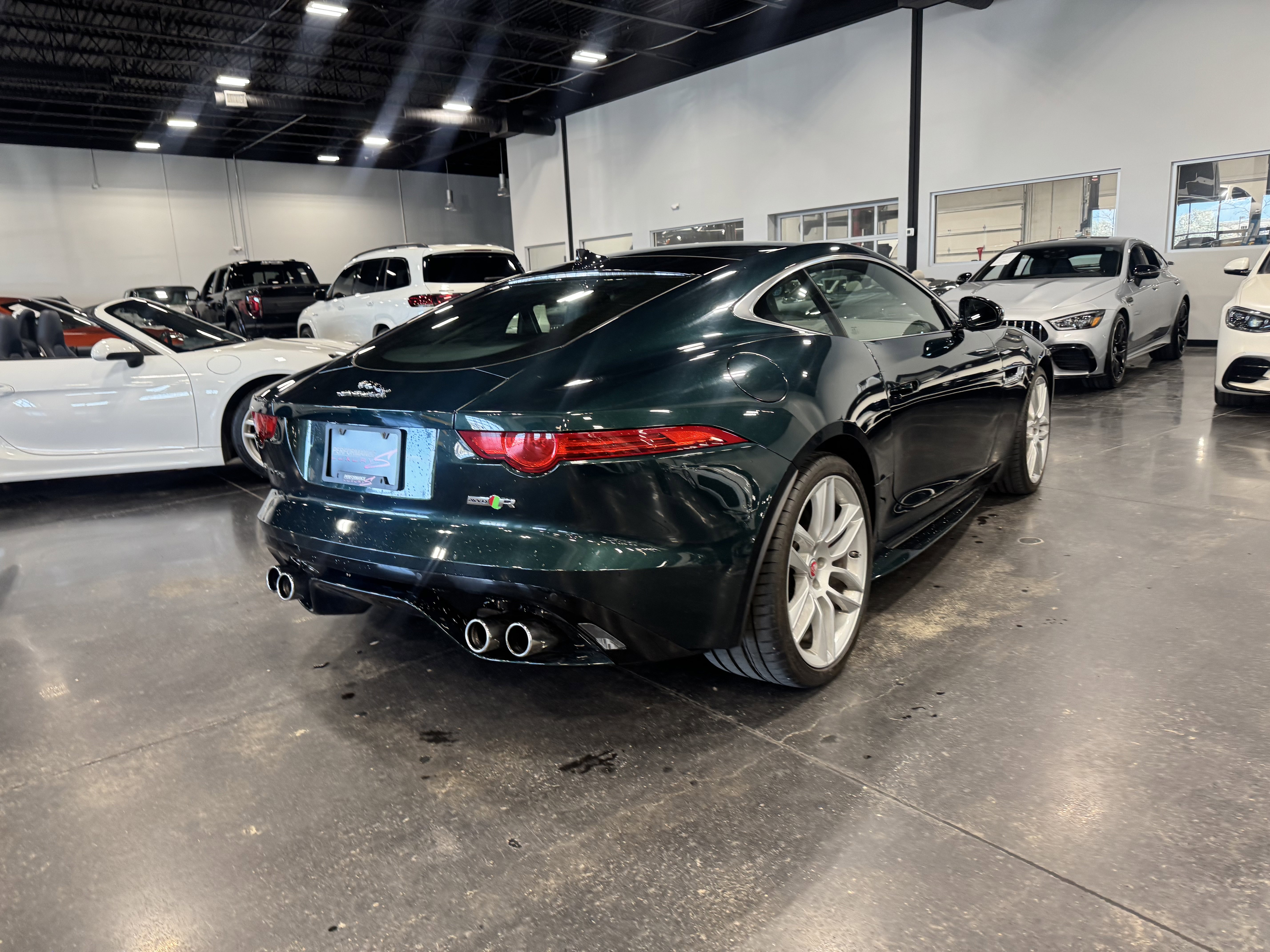 Used 2016 Jaguar F-TYPE R image 19