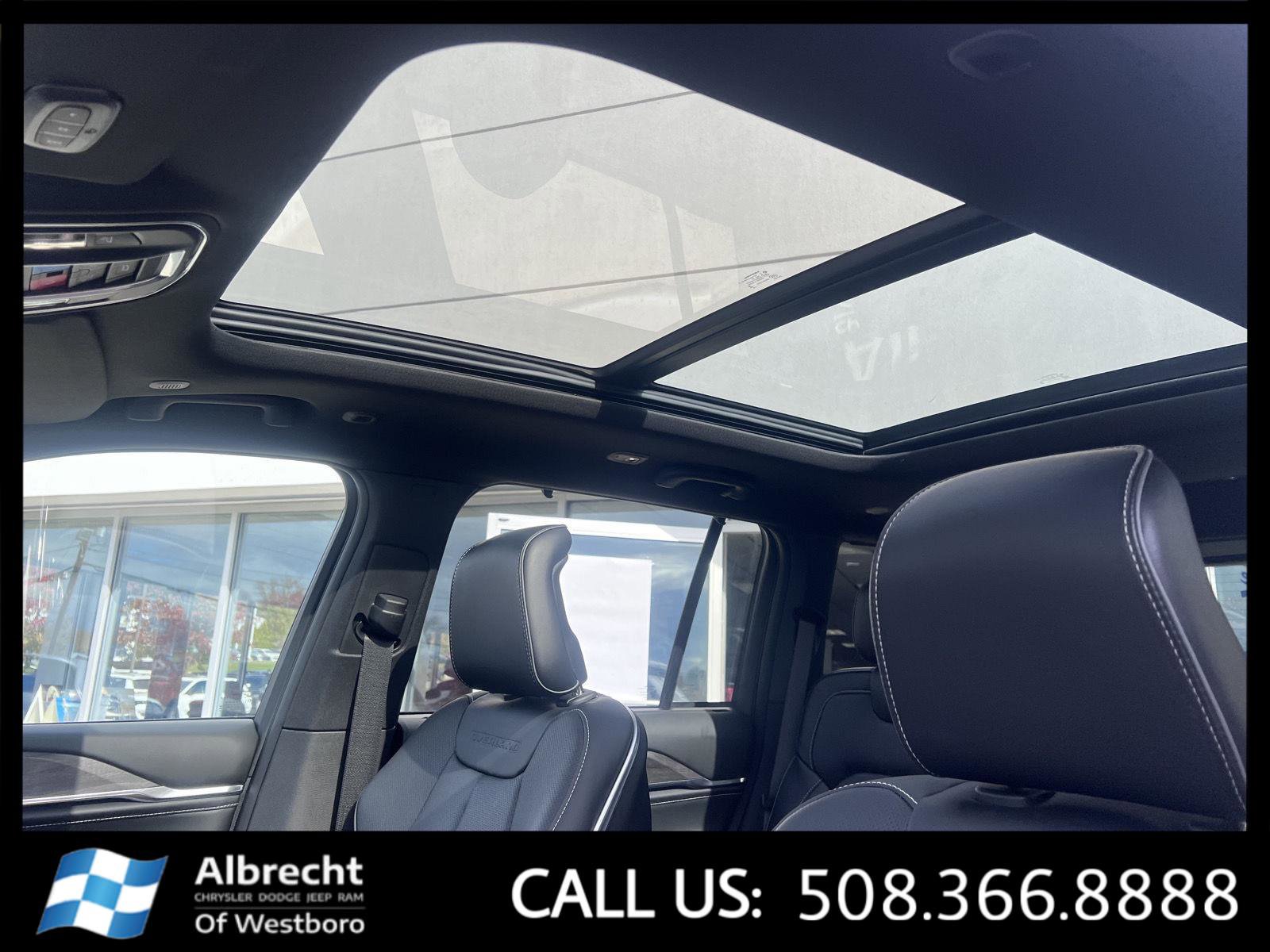 New 2025 Jeep Grand Cherokee Overland w/ Luxury Tech Group IV image 26