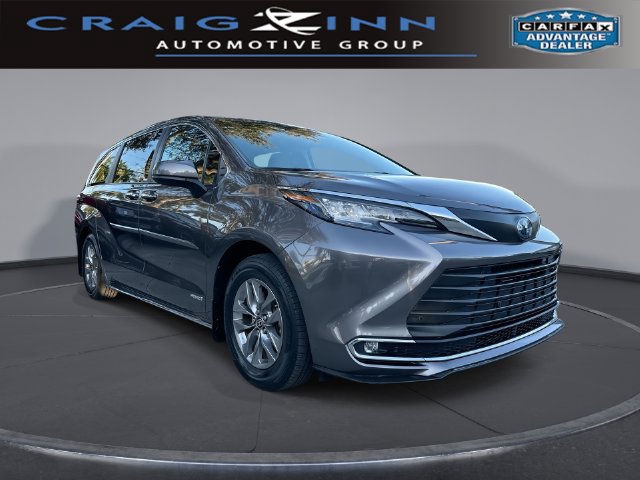 Used 2021 Toyota Sienna XLE FWD image 1