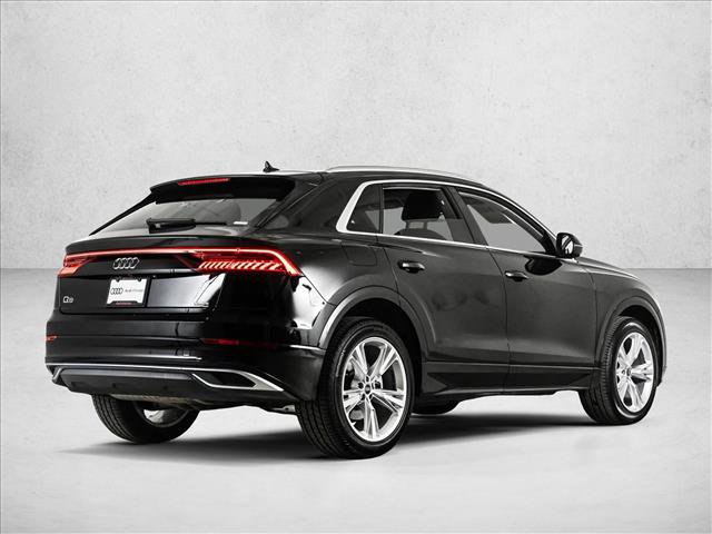 Used 2023 Audi Q8 Premium image 5