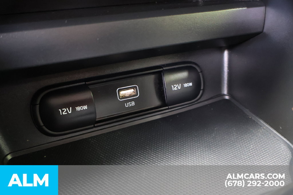 Used 2025 Kia Soul LX w/ LX Technology Package FWD image 31