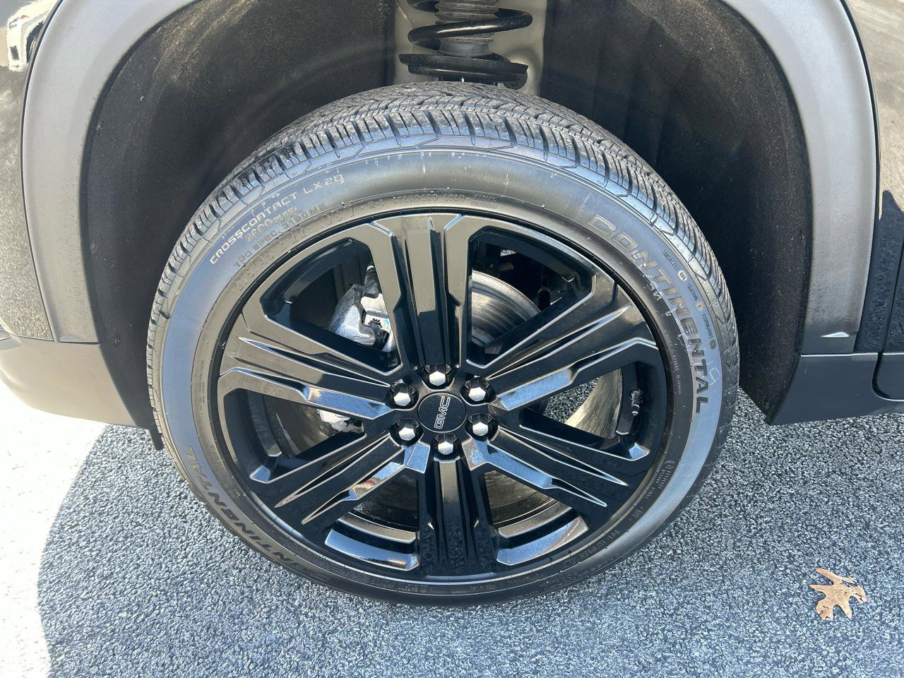 Used 2025 GMC Acadia Elevation w/ Elevation Premium Package image 9