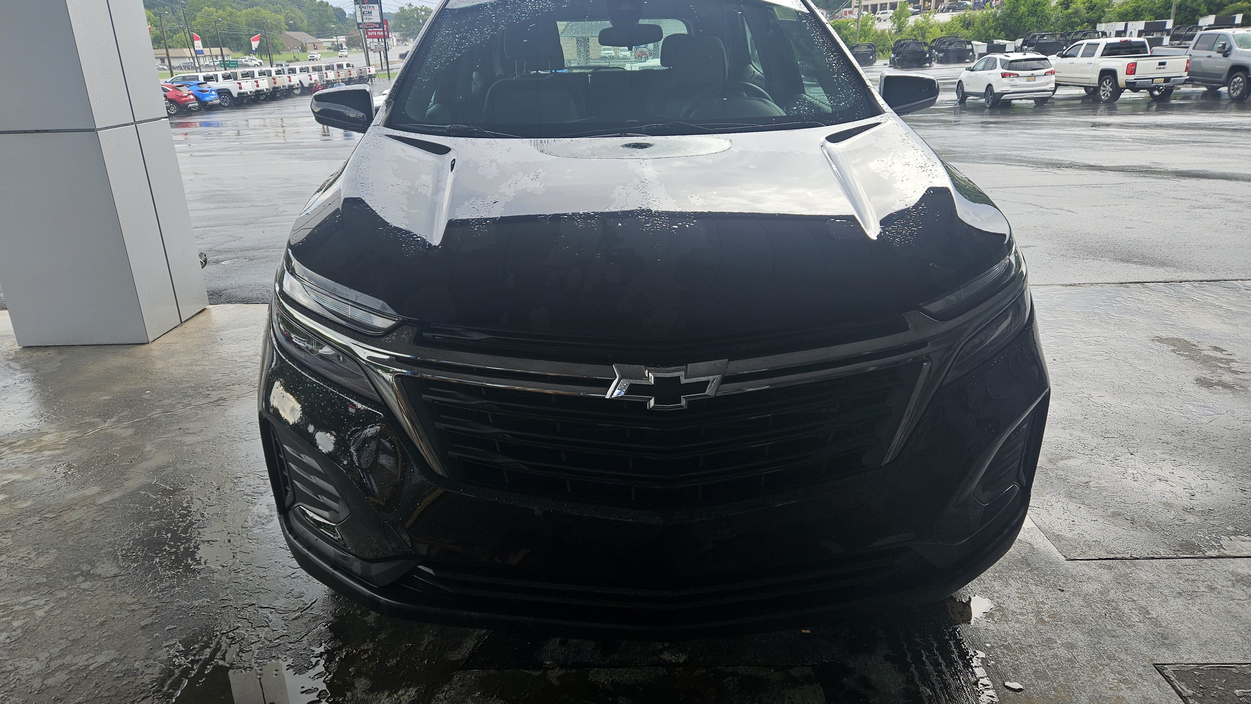 Used 2024 Chevrolet Equinox LS w/ Midnight Edition FWD image 3