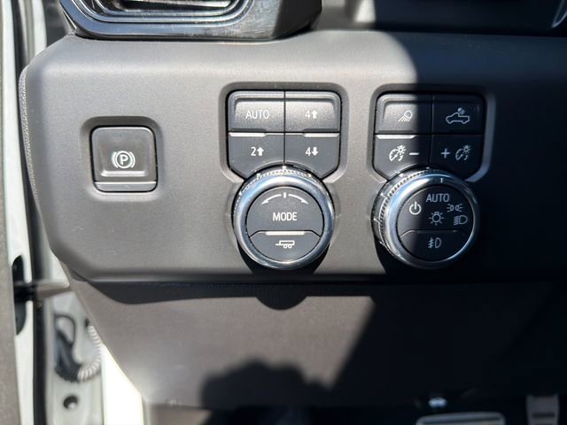 Used 2023 GMC Sierra 1500 AT4 w/ AT4 Premium Package AWD/4WD image 34
