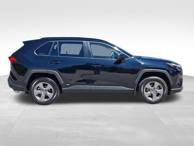 Used 2024 Toyota RAV4 LE AWD/4WD image 9