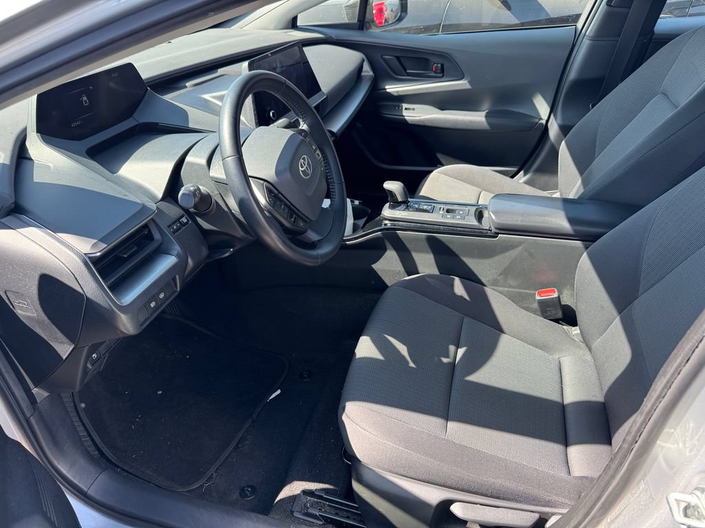 Used 2024 Toyota Prius LE FWD image 9