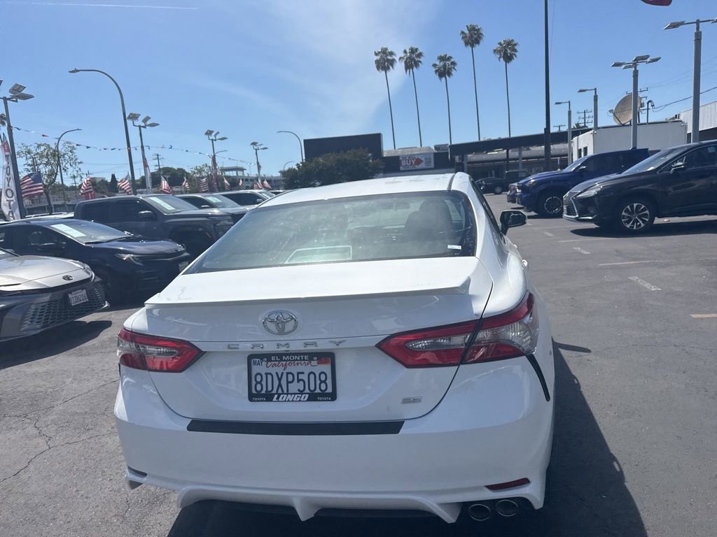 Used 2018 Toyota Camry SE FWD image 6