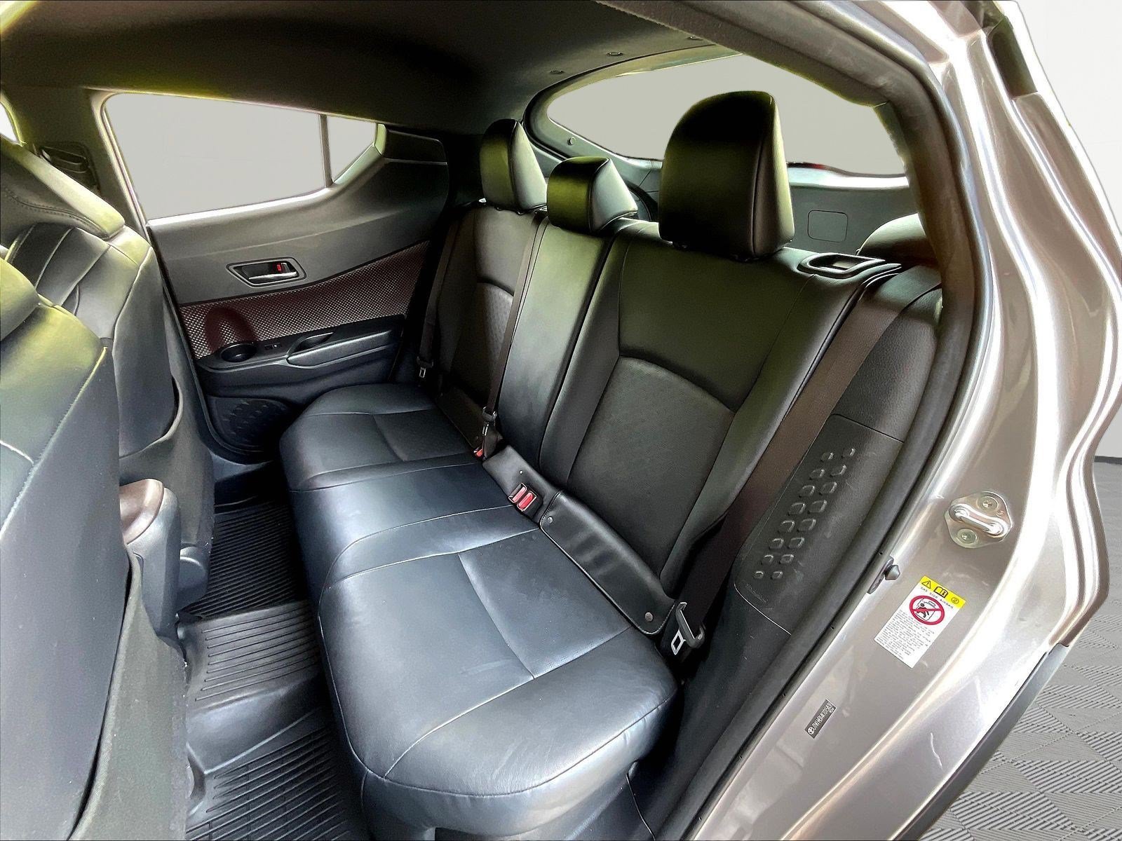 Used 2019 Toyota C-HR Limited FWD image 21