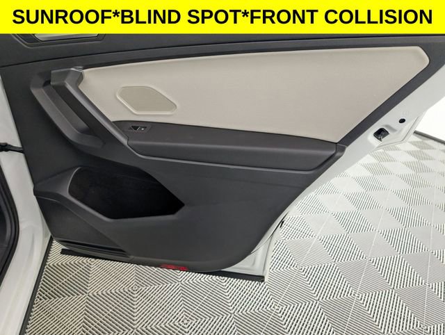 Used 2021 Volkswagen Tiguan SE R-Line w/ 3rd Row Seat Package image 32