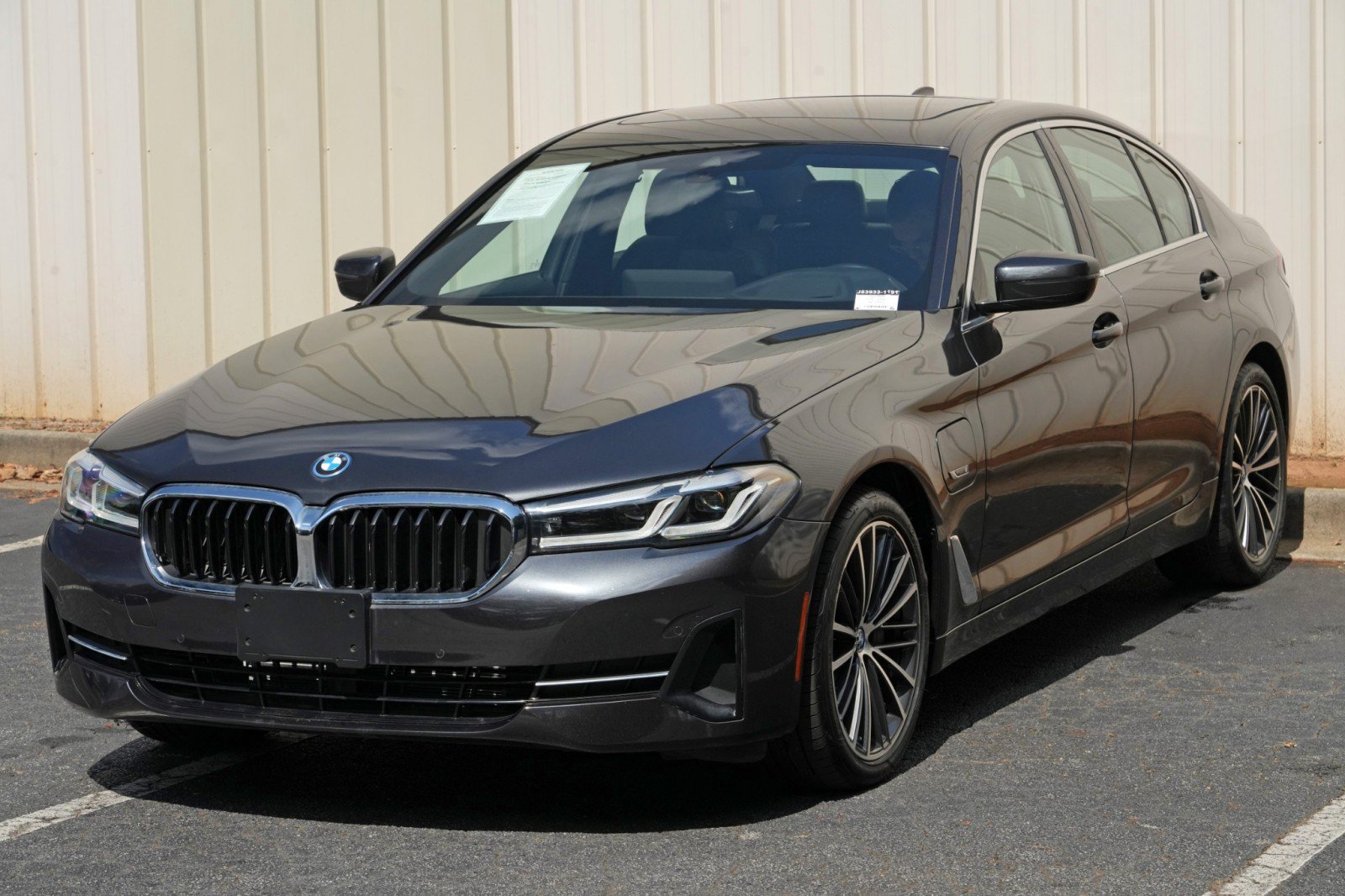 Used 2022 BMW 530e w/ Premium Package RWD image 49