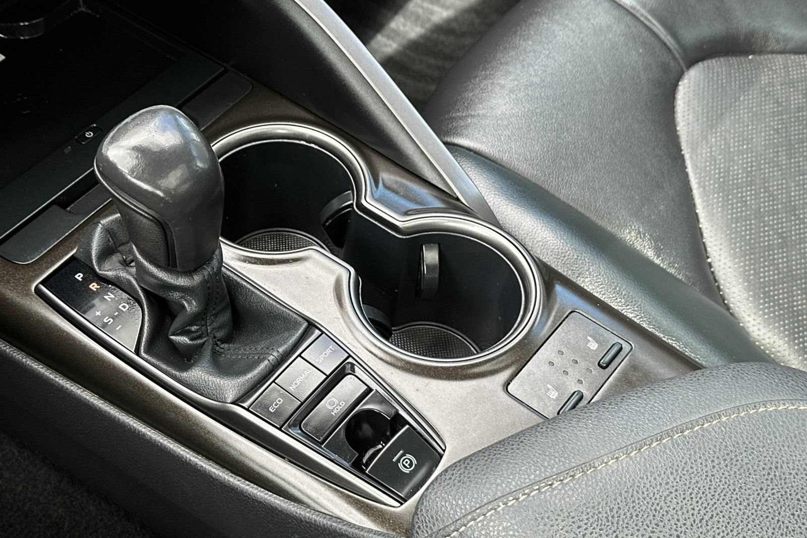 Used 2024 Toyota Camry XSE FWD image 19