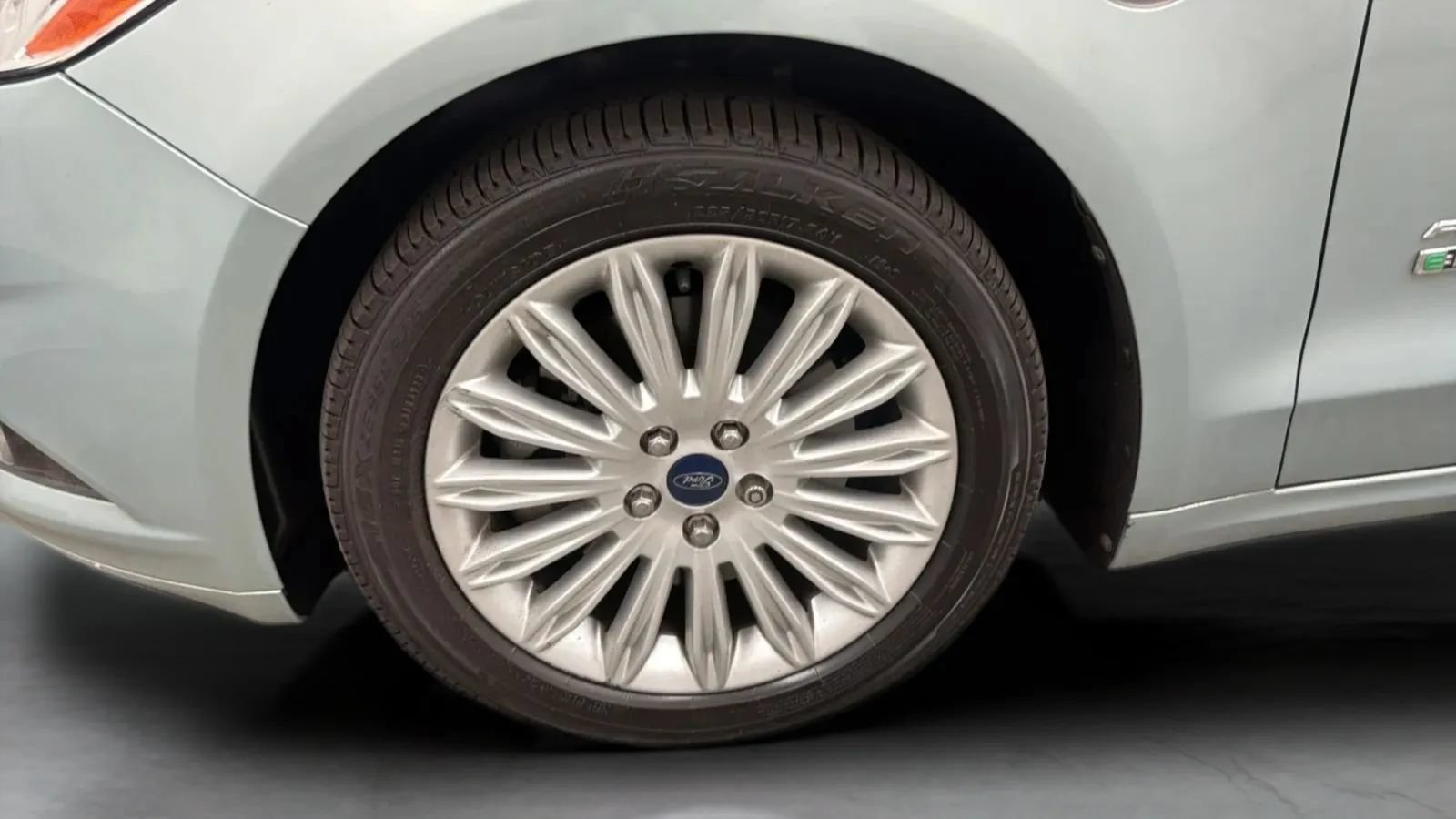 Used 2013 Ford Fusion Energi Titanium FWD image 29