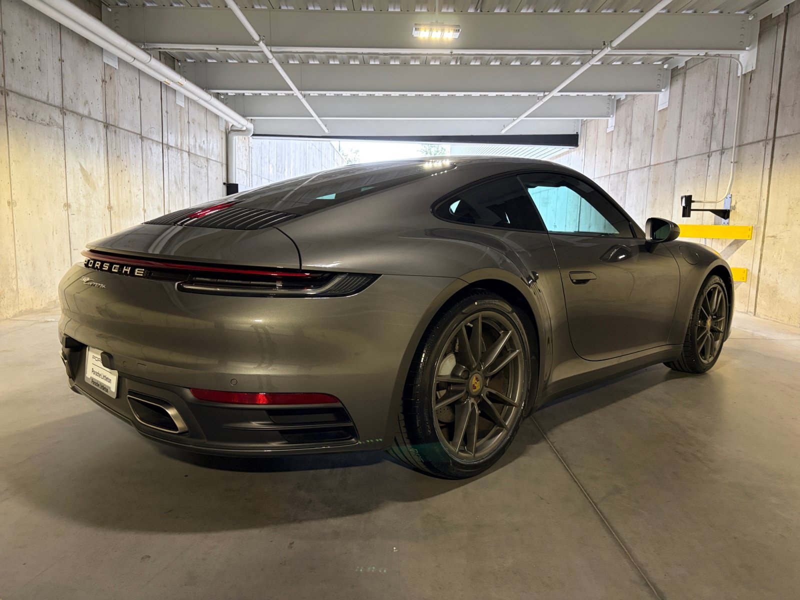 Used 2021 Porsche 911 Carrera RWD image 10