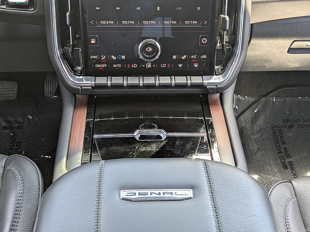 Certified 2025 GMC Yukon Denali AWD/4WD image 18