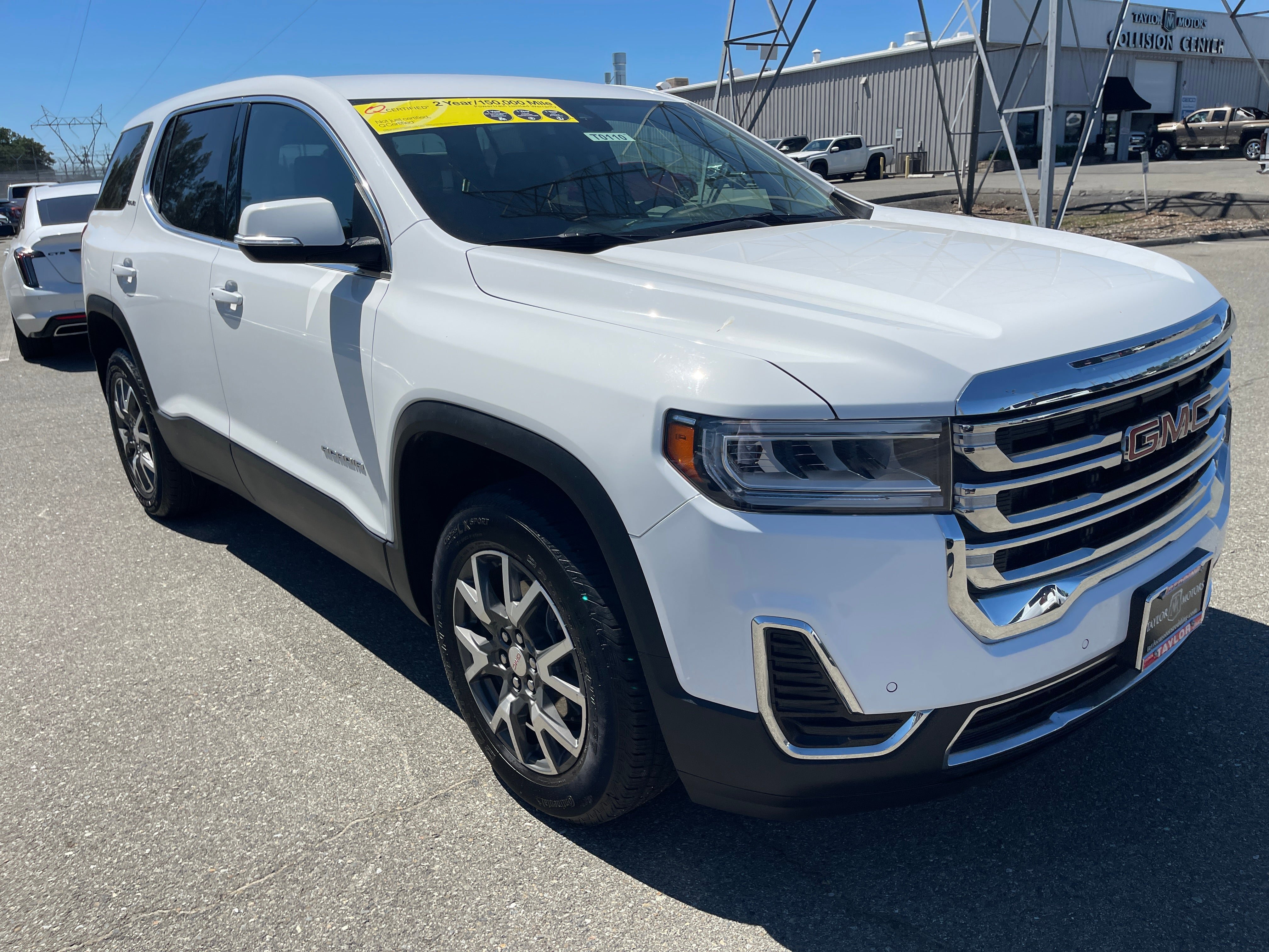Used 2022 GMC Acadia SLE FWD image 3