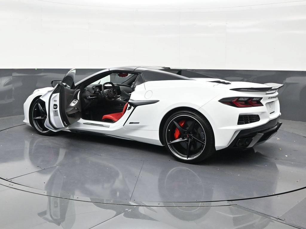 Used 2025 Chevrolet Corvette E-Ray AWD/4WD image 31