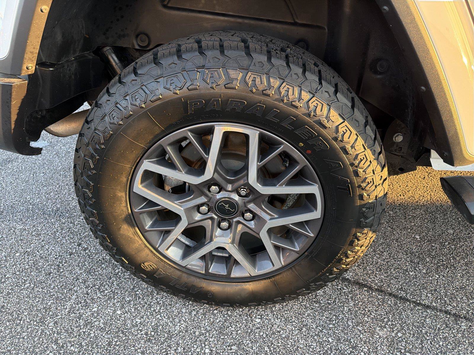 Used 2025 Jeep Wrangler Unlimited Sahara w/ Safety Group AWD/4WD image 16