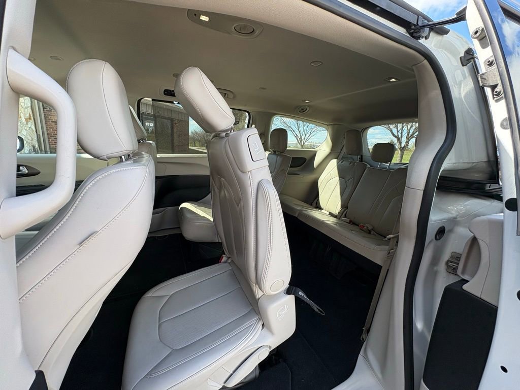 Used 2021 Chrysler Voyager Lxi FWD image 41