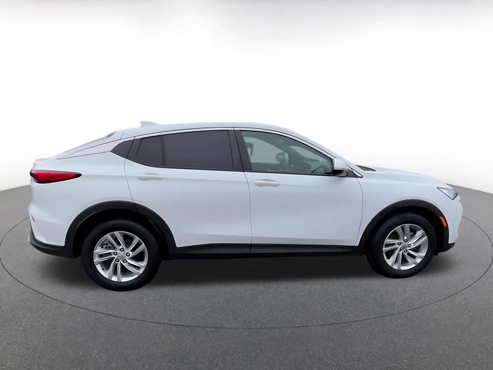 Used 2025 Buick Envista Preferred image 16