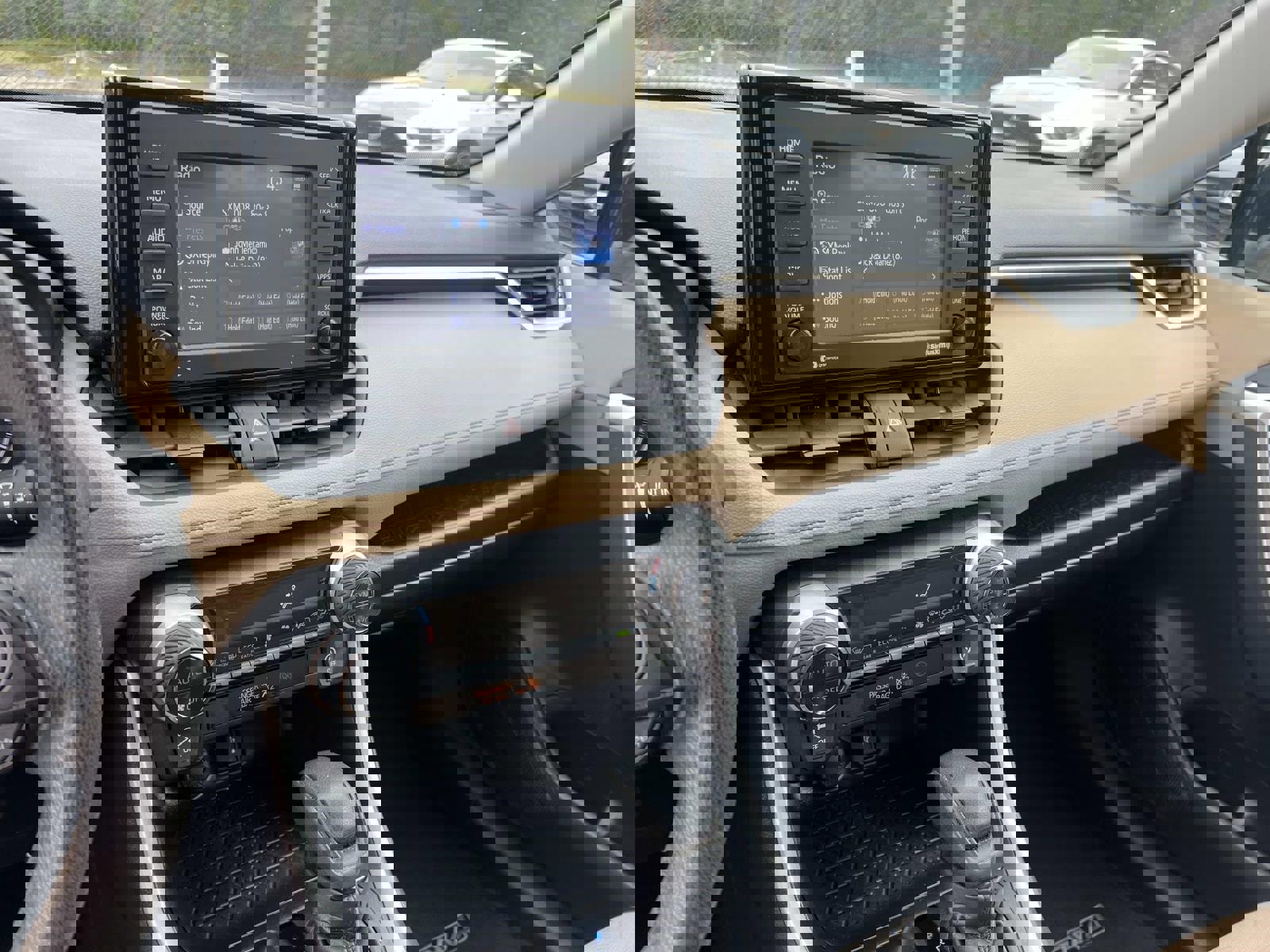 Used 2021 Toyota RAV4 XLE image 29