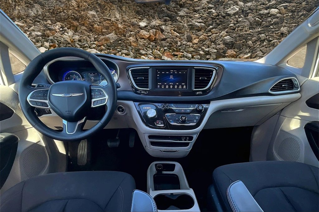 Used 2019 Chrysler Pacifica L image 5