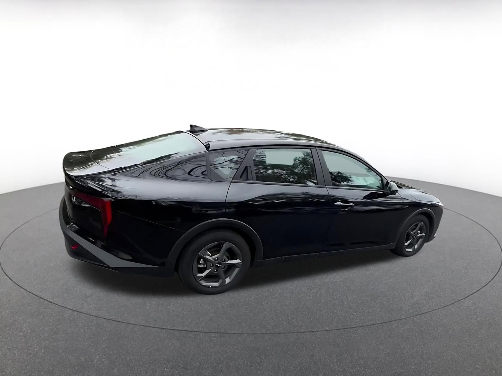 Used 2025 Kia K4 LXS image 15