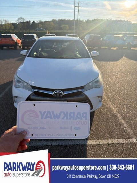 Used 2017 Toyota Camry LE FWD image 2