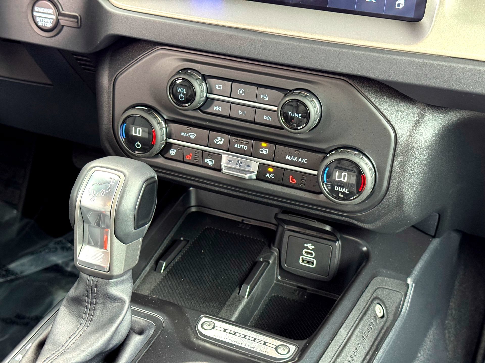 Used 2026 Ford Bronco Outer Banks AWD/4WD image 26