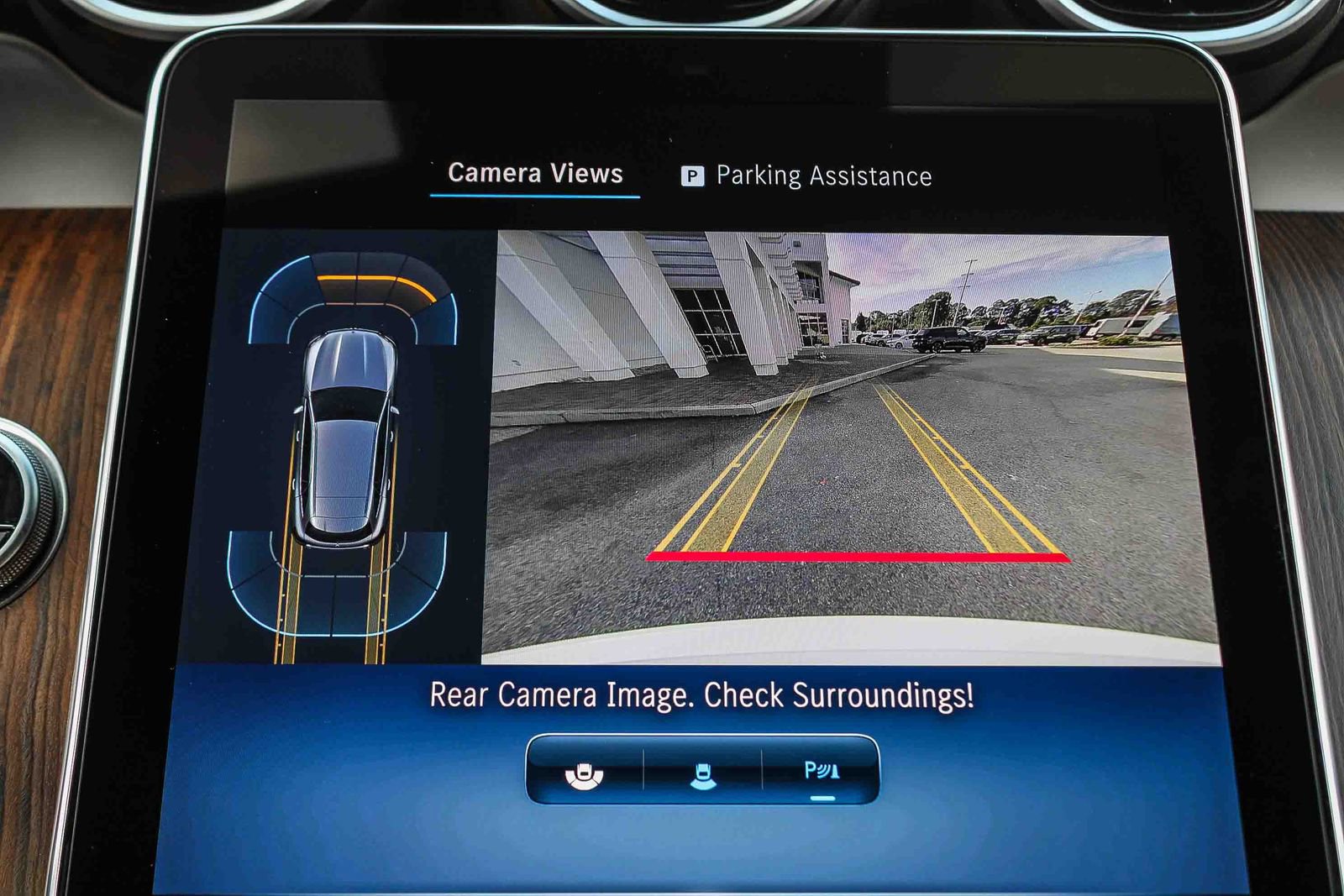 Used 2025 Mercedes-Benz GLC 300 image 24