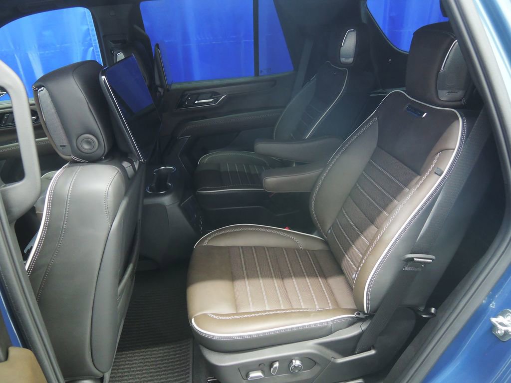 Used 2025 GMC Yukon Denali Ultimate AWD/4WD image 33