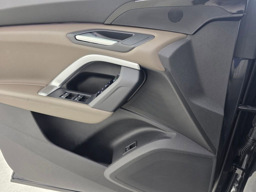 Used 2025 Audi Q5 Premium image 25