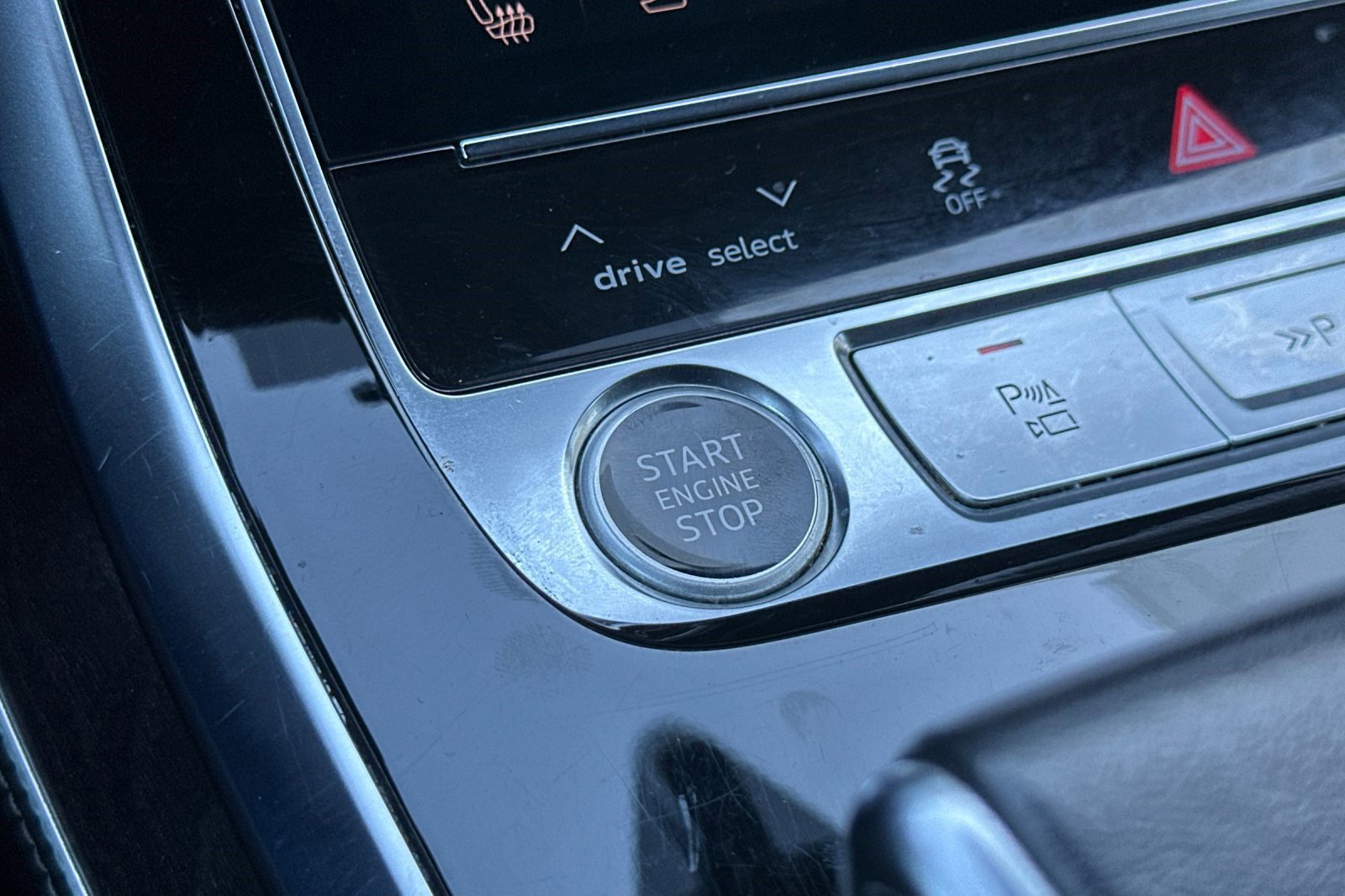 Used 2023 Audi Q8 Prestige w/ Prestige Package image 21