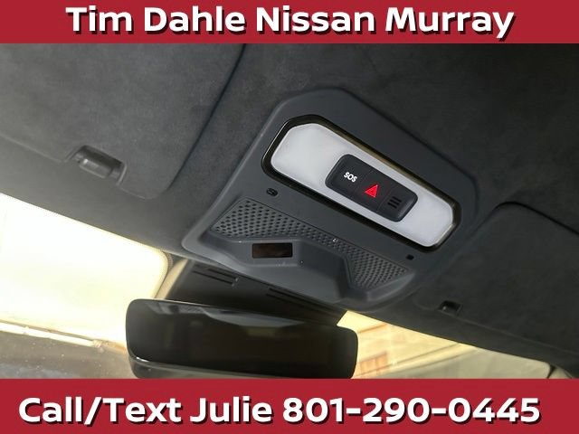 Used 2023 Rivian R1S Adventure AWD/4WD image 32