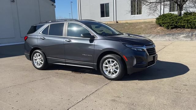Used 2022 Chevrolet Equinox LT AWD/4WD image 2