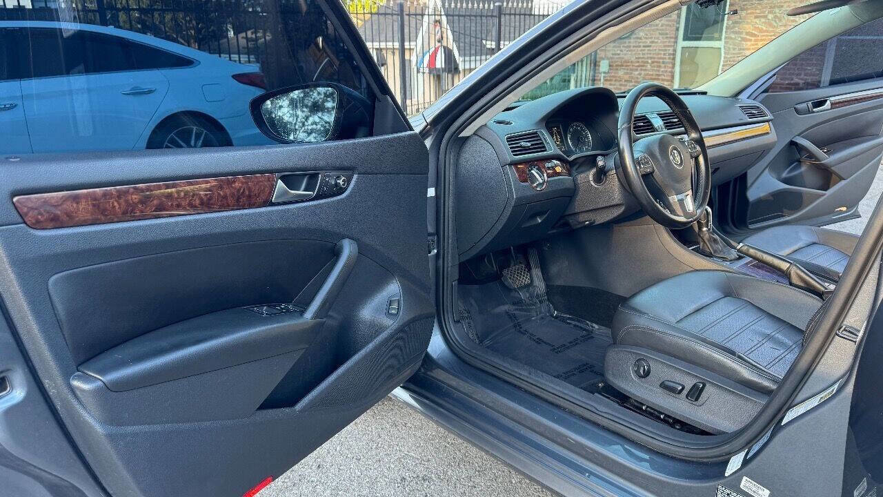 Used 2012 Volkswagen Passat 2.5 SEL Premium image 13