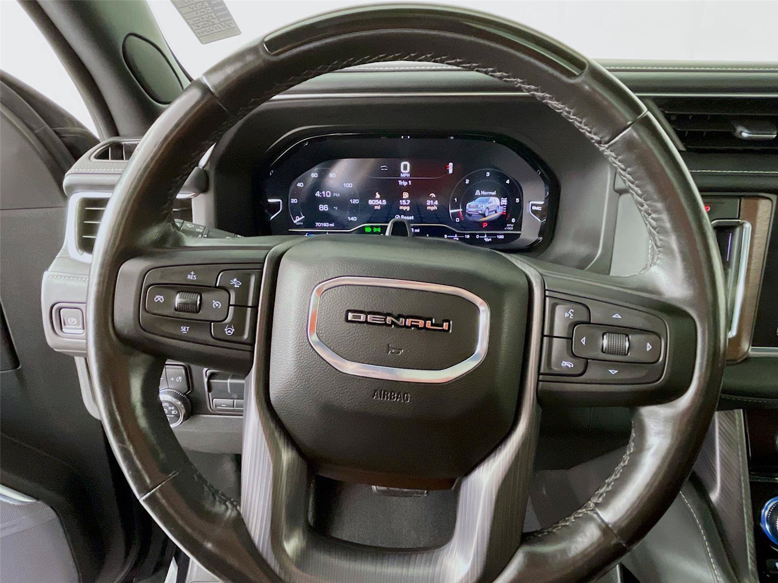 Used 2024 GMC Yukon Denali Ultimate AWD/4WD image 14