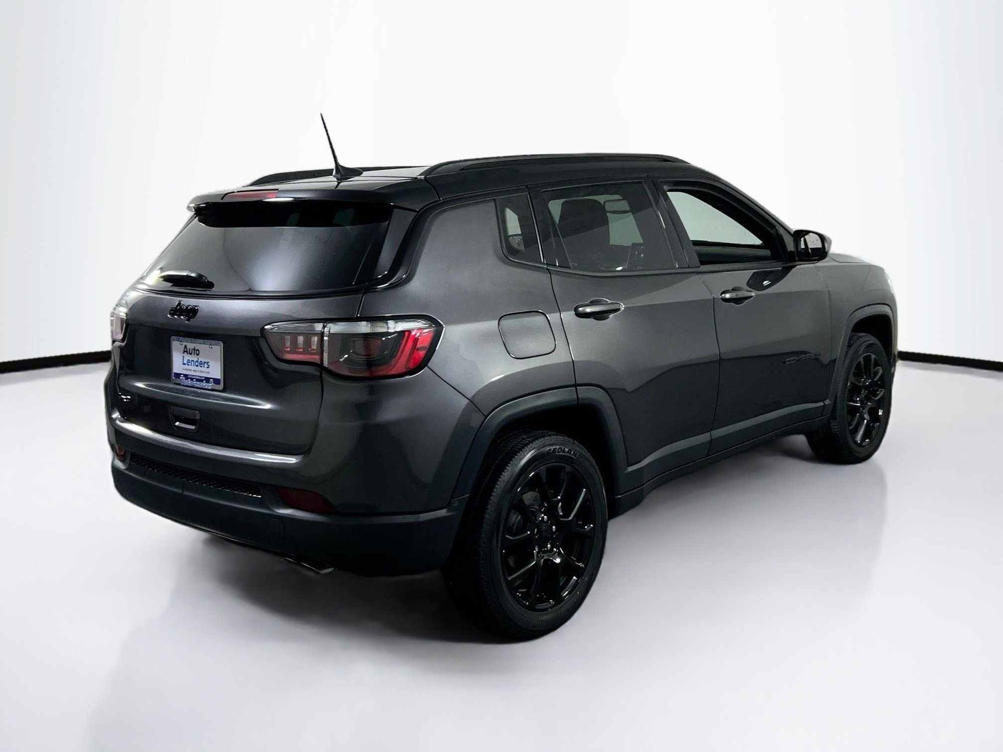 Used 2022 Jeep Compass Altitude w/ Sun and Sound Group image 5