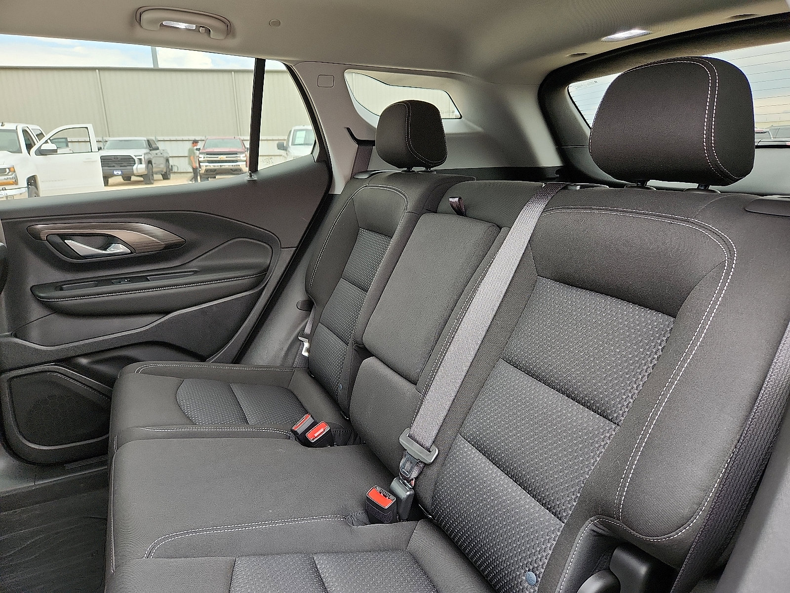 Used 2024 GMC Terrain SLE w/ Driver Convenience Package FWD image 10