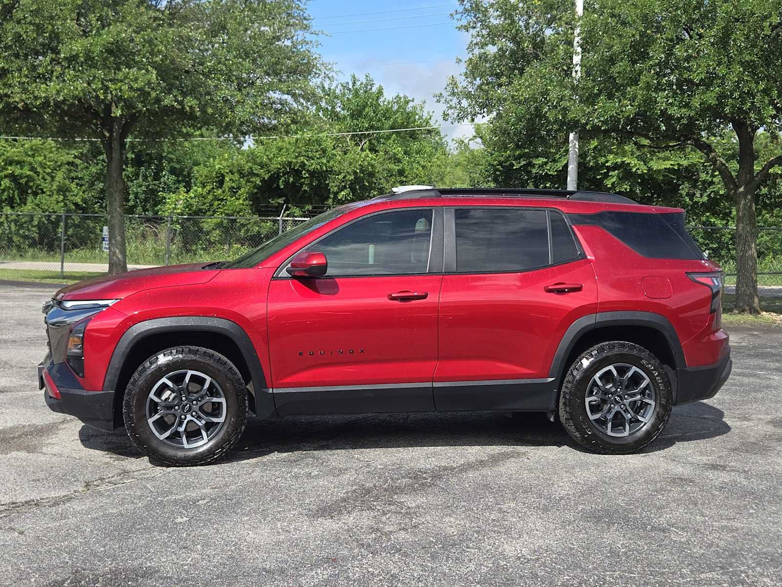 Certified 2025 Chevrolet Equinox ACTIV AWD/4WD image 4