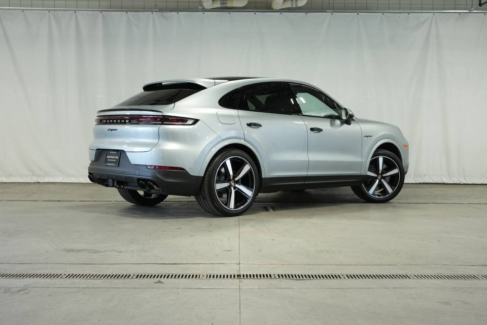 New 2026 Porsche Cayenne E-Hybrid Coupe image 7